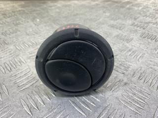 дефлектор обдува салона Renault Logan 1 поколение (2004 - 2009), 1.4 л., бензин, МКПП, синий, фургон, передний привод, 8200464605, 8200817791, 8200817797, 8200212480G