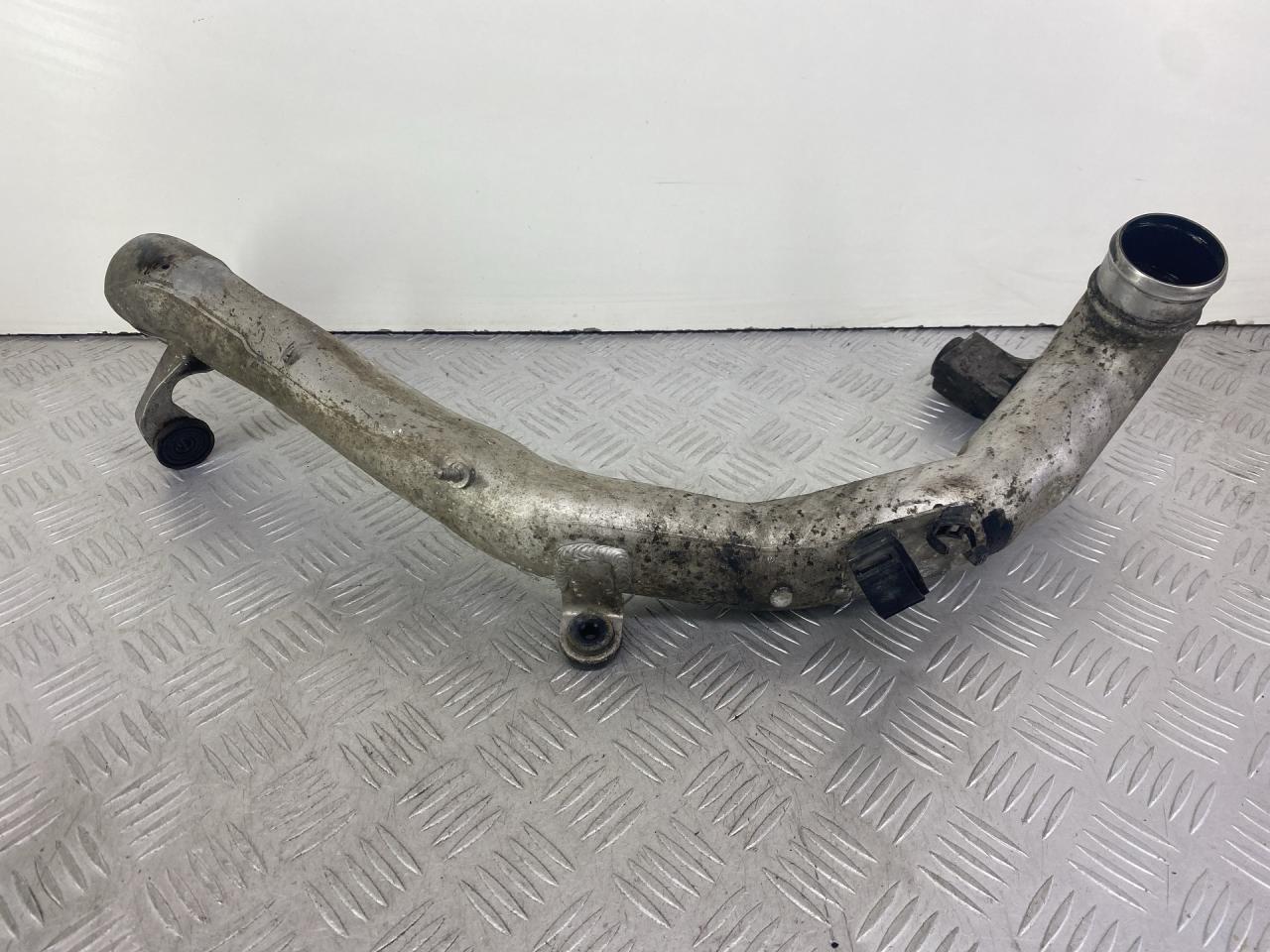 патрубок интеркулера Volkswagen Passat B6 (2005 - 2010), 2.0 л., дизель, универсал, 3C0145840 - фото №1