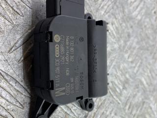 моторчик заслонки печки Volkswagen Passat B6 2008, 1.8 л., BZB, бензин, 6МКПП, черный, универсал, передний привод, 0132801362