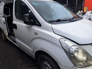 Hyundai H-1 Grand Starex