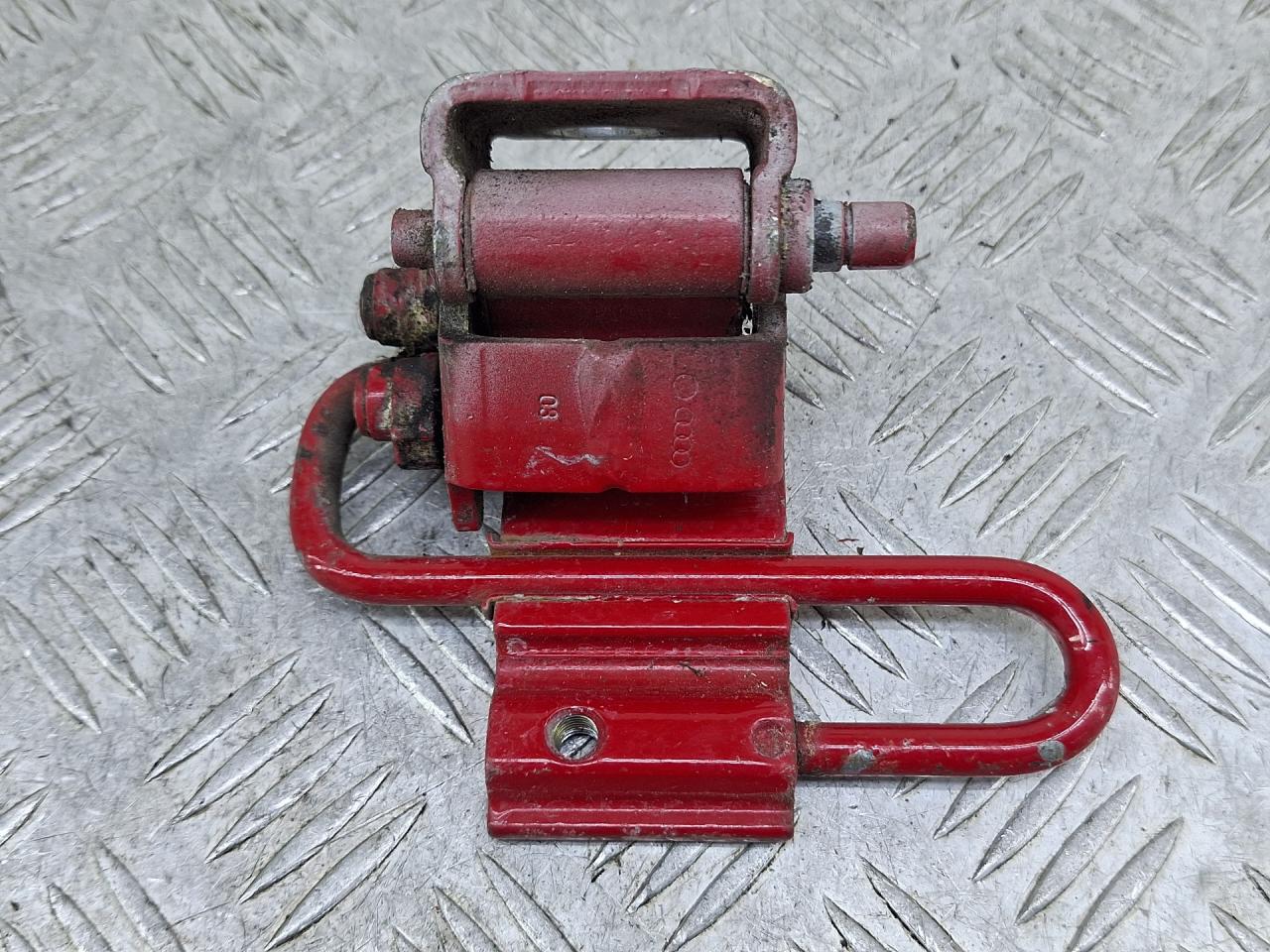 петля двери Audi A6 4B/C5 1999, 1.8 л., AQE, бензин, МКПП, красный, седан, 4B0833412B - фото №1