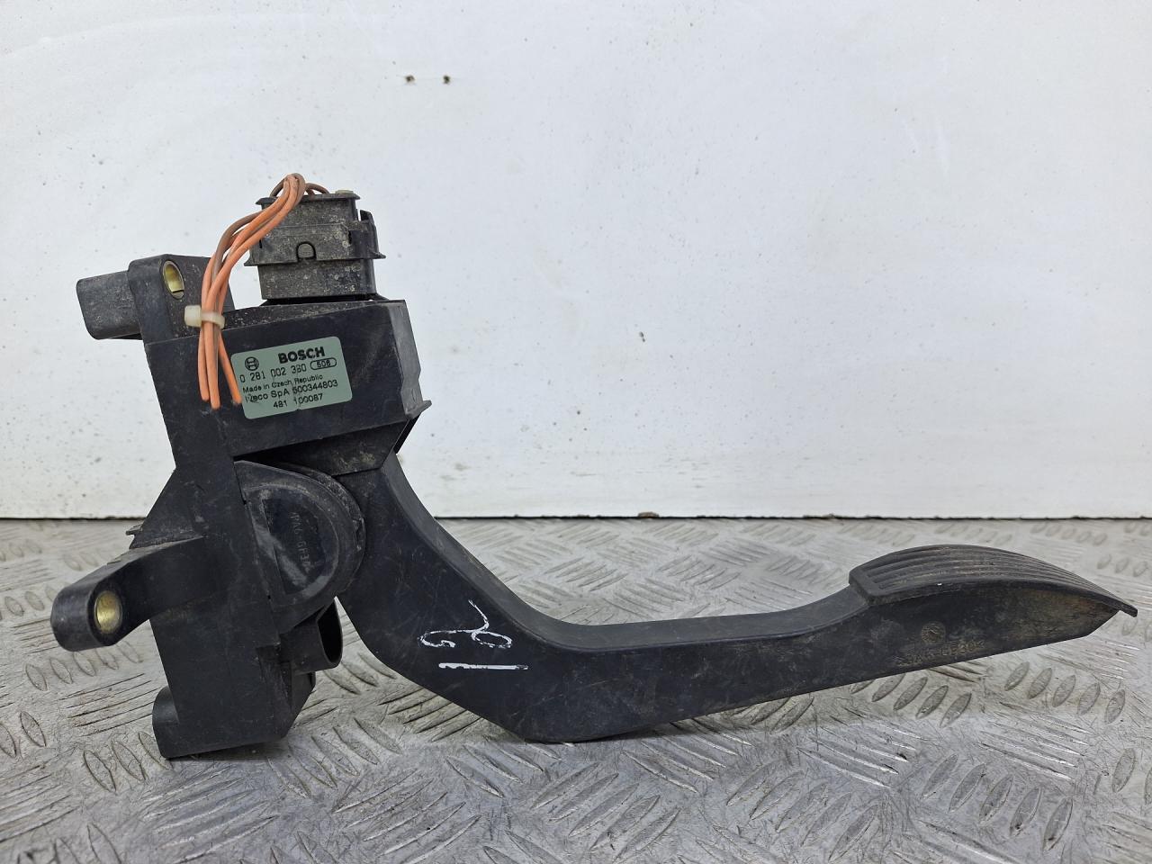 педаль IVECO Daily 3 поколение (1999 - 2006), 500344803, 481100087, 0281002360 - фото №1