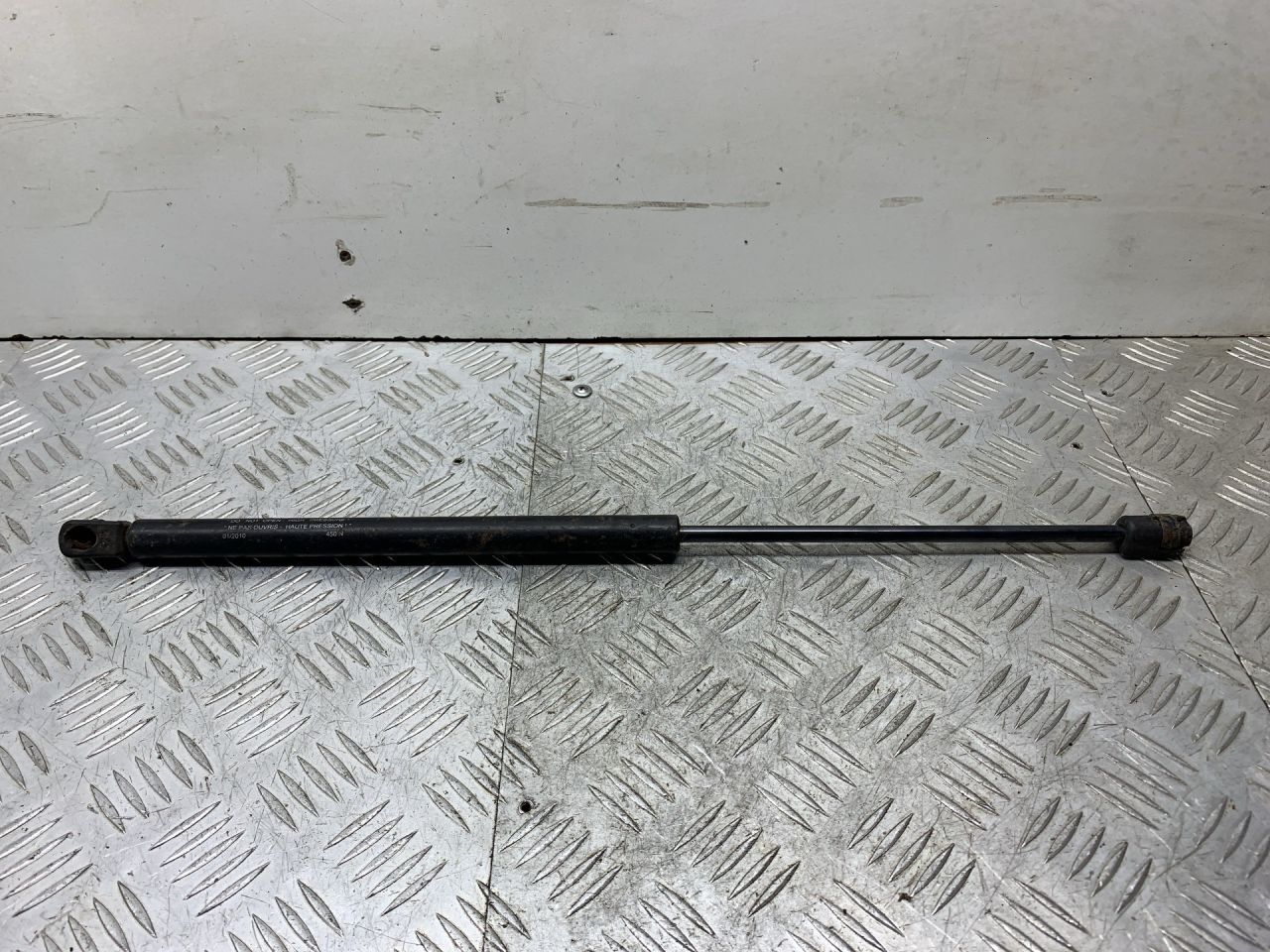 амортизатор крышки багажника (3-5 двери) Mercedes-Benz C-Класс W202/S202 (1993 - 1997), BGS10696 - фото №1