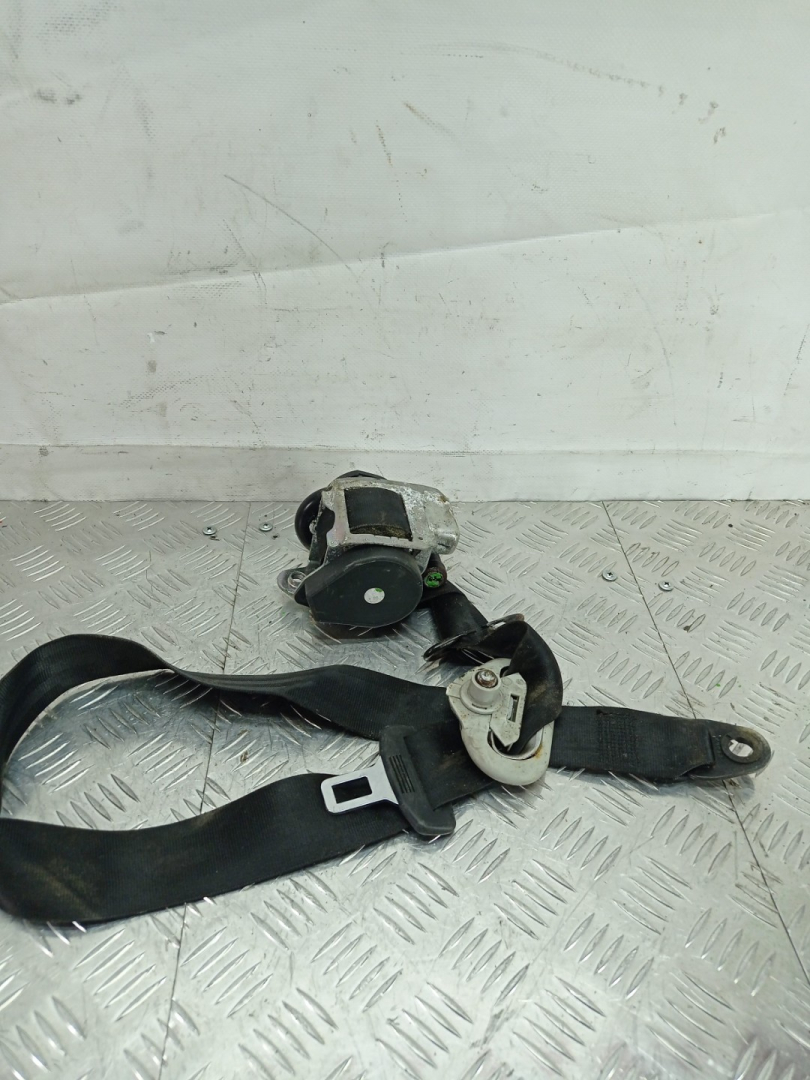 ремень безопасности Volkswagen Fox 2 поколение 5Z 2007, 1.2 л., BMD, бензин, МКПП, хетчбэк 3 дв. - фото №1