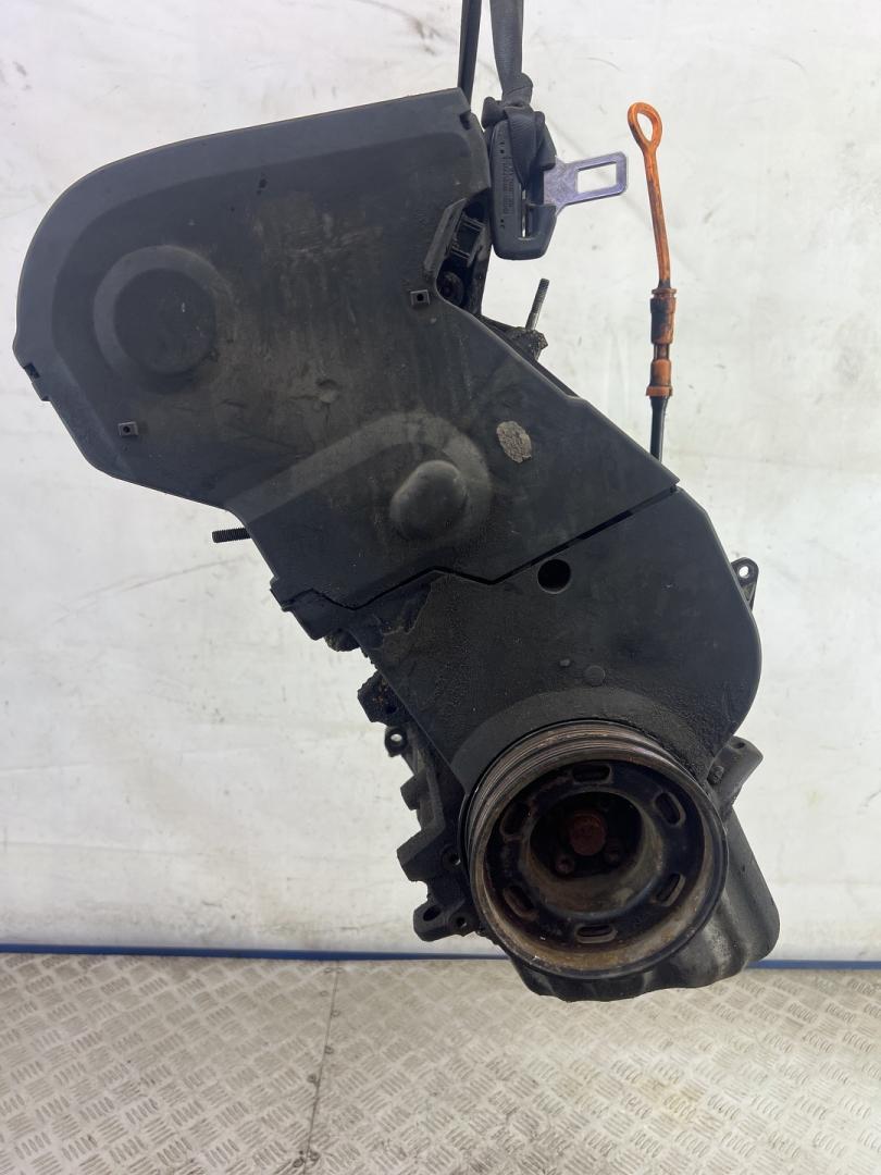 двигатель Volkswagen Passat B5 1999, 1.8 л., APT, бензин, 5МКПП, зеленый, универсал, передний привод, APT - фото №1