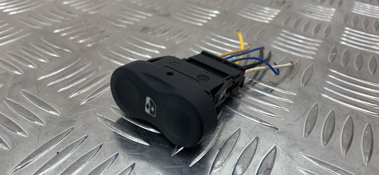 кнопка стеклоподъемника двери Dacia Sandero 1 поколение (2008 - 2012), E30607, 602227 - фото №1