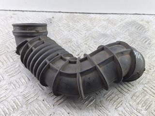 патрубок воздушного фильтра Ford Focus 1 поколение 2000, 1.6 л., FYDC, бензин, МКПП, серебро, универсал, передний привод, 98AB9R504AD