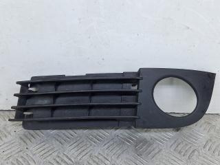 заглушка (решетка) в бампер Audi A6 4B/C5 [рестайлинг] (2001 - 2004), 2.4 л., BDV, бензин, МКПП, универсал, 4B0807681AA