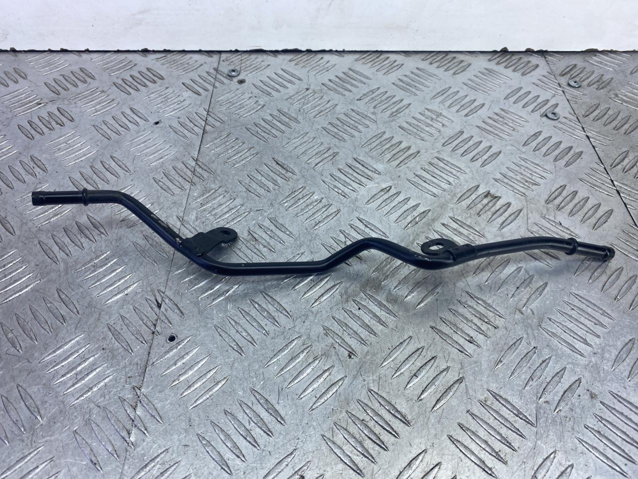 трубка охлаждающей жидкости Skoda Yeti 1 поколение 2013, 2.0 л., CFHF, дизель, 6МКПП, серый, универсал, полный привод, 5K012170C - фото №1