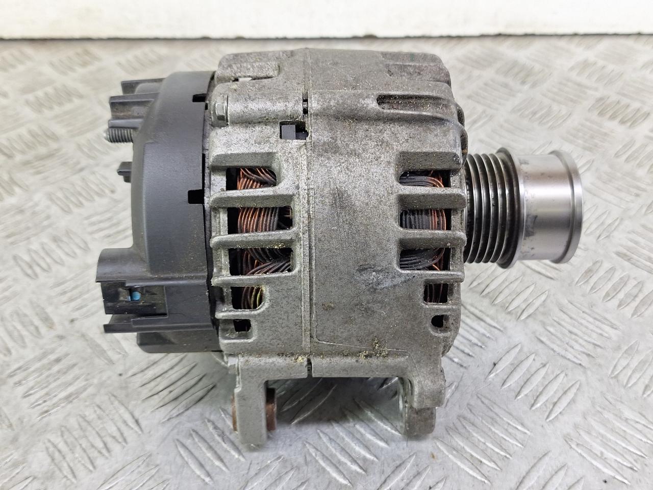 генератор Skoda Octavia 3 поколение (A7) 2016, 1.4 л., CZDA, бензин, хетчбэк 5 дв., передний привод, 04E903021Q - фото №1