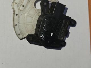 моторчик заслонки печки Kia Sportage 3 поколение [рестайлинг] (2014 - 2016), H400730820