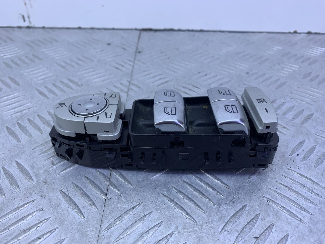 блок управления стеклоподъемниками Mercedes-Benz E-Класс W213/S213/C238/A238 (2016 - 2020), 2.0 л., OM 654.920, дизель, АКПП, серый, седан, задний привод - фото №1
