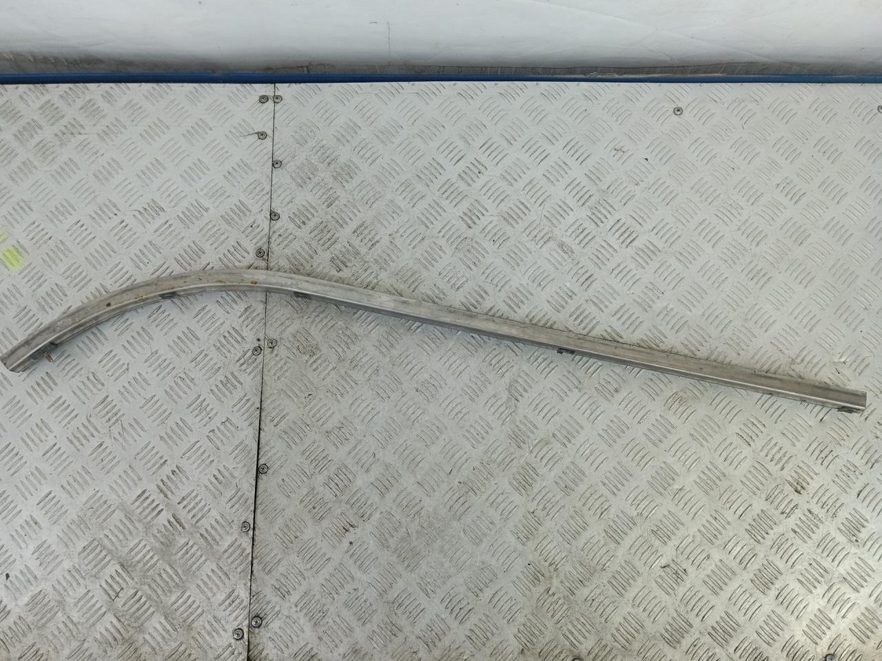 роликовая направляющая Mercedes-Benz Vito W639 2006, 3.2 л., M 112.951, бензин, АКПП, черный, задний привод, A6397600027 - фото №1