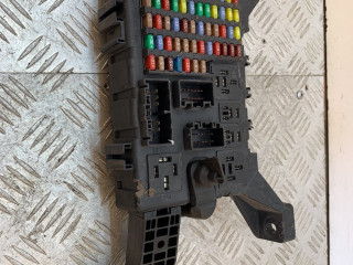 блок предохранителей Jaguar X-Type 1 поколение 2005, 2.2 л., дизель, МКПП, синий, седан, передний привод, 518904305, 8X43-14A073-AA