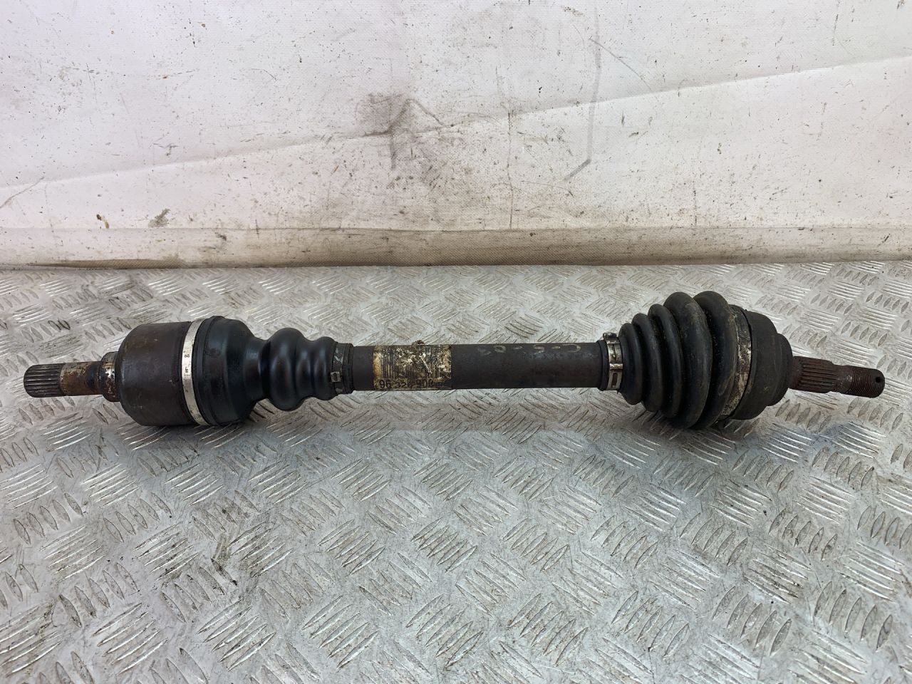 полуось передняя левая (приводной вал, ШРУС) Citroen C5 1 поколение (2000 - 2004), 1.6 л., дизель, 9632690080 - фото №1