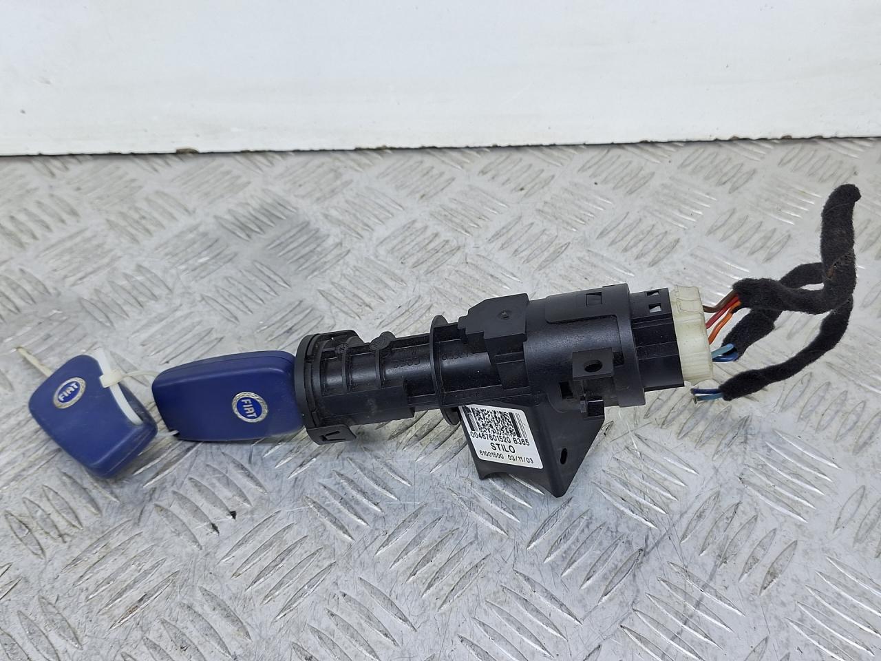 замок зажигания Fiat Idea 1 поколение 2010, 1.4 л., 843 A1.000, бензин, МКПП, минивэн, 00467601520 - фото №1