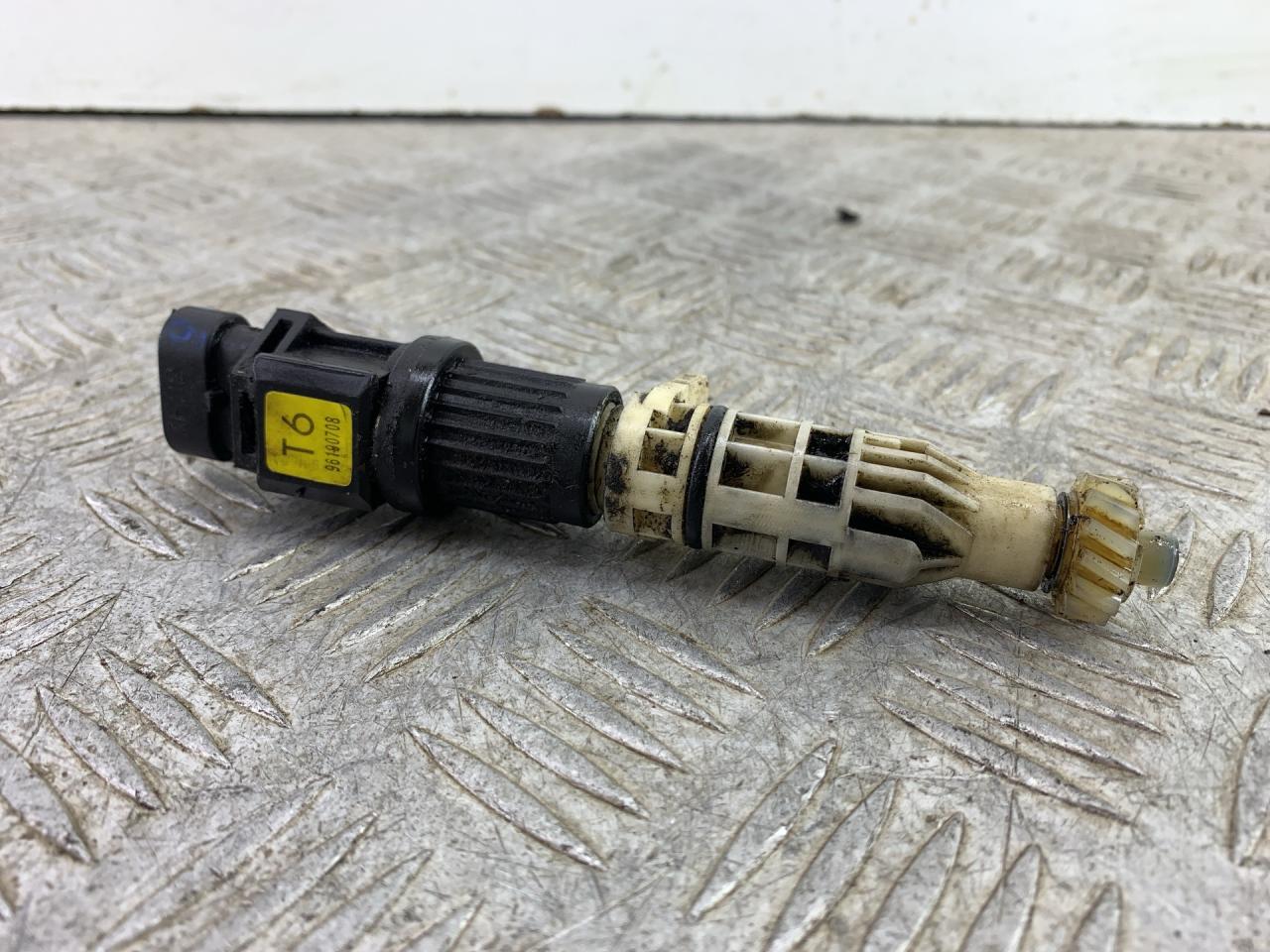 датчик скорости Chevrolet Nubira 1 поколение 2007, 2.0 л., Z 20 DM, дизель, МКПП, универсал, передний привод, 90375105 - фото №1