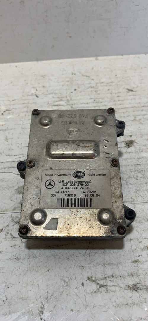 блок розжига ксенона Mercedes-Benz E-Класс W211/S211 2004, 3.2 л., OM 648.961, дизель, АКПП, черный, универсал, задний привод, 5DF008279-00, A0028202426 - фото №1