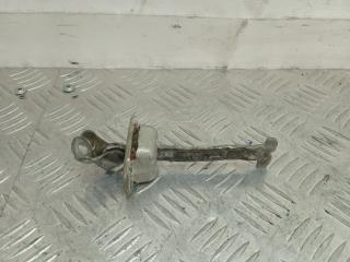 ограничитель открывания двери Toyota Aygo 1 поколение AB10 [рестайлинг] 2010, 1.0 л., 1KR-FE, бензин, МКПП, красный, хетчбэк 5 дв., передний привод