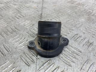 фланец (тройник) системы охлаждения Volkswagen Caddy 5 поколение 2022, бежевый, фургон, передний привод, 05L131521B