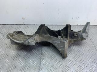 кронштейн компрессора кондиционера Renault Megane 1 поколение [рестайлинг] (1999 - 2003), 1.4 л., K4J 710, бензин, МКПП, оливковый, хетчбэк 5 дв., передний привод