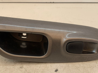 кнопка стеклоподъемника двери задней правой Nissan Juke YF15 [рестайлинг] 2013, 1.6 л., бензин, 254111KL5A, 829601KA2A