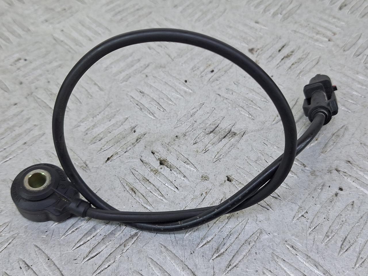 датчик детонации Lancia Thesis 1 поколение 2005, 2.4 л., 841 D.000, бензин, МКПП, темно-синий, седан, передний привод, 0261231144 - фото №1