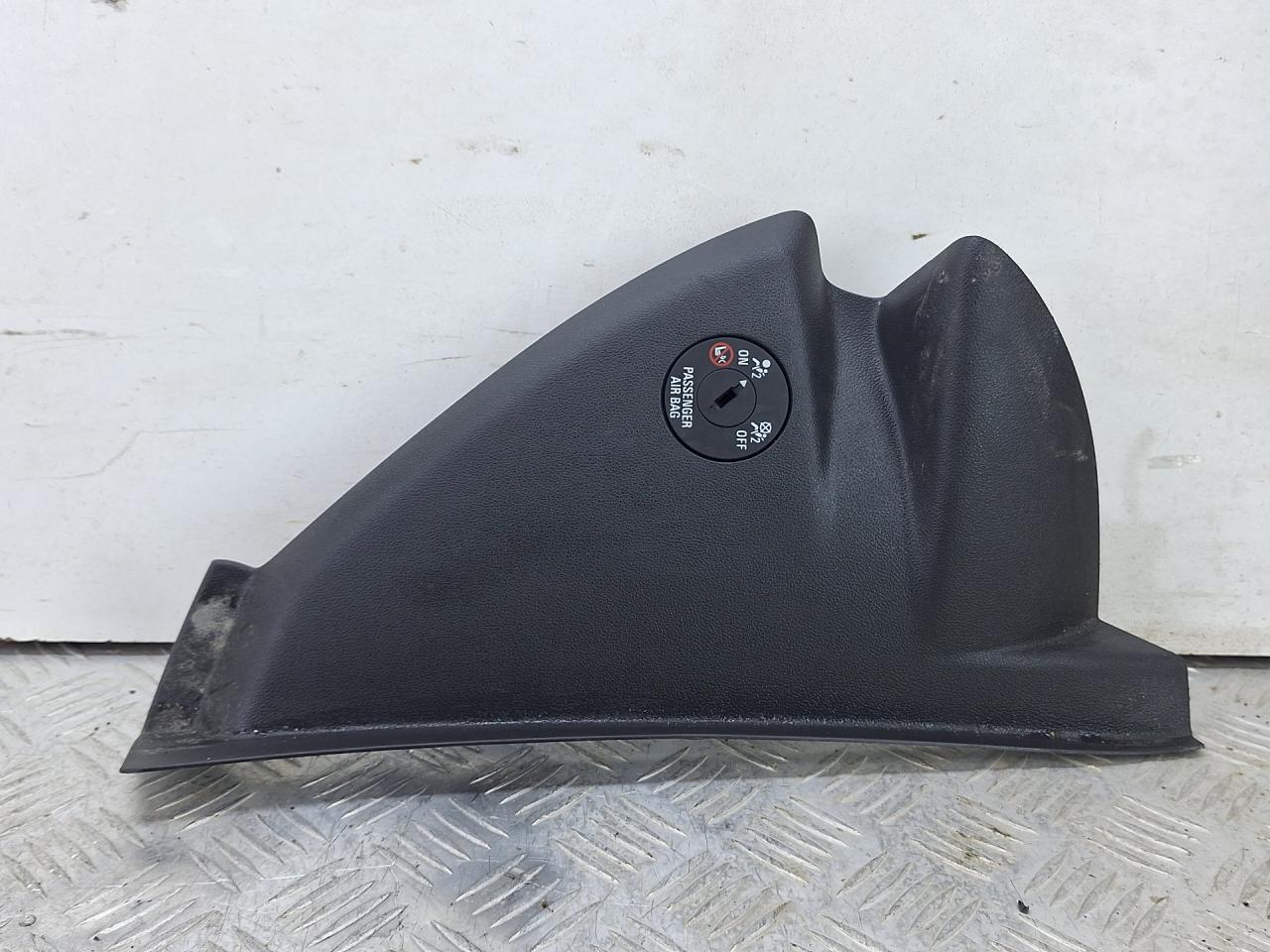 накладка на торпедо (консоль) Opel Insignia 2 поколение (B) 2018, 2.0 л., дизель, АКПП, белый, хетчбэк 5 дв., полный привод, 13481018, 0033106515, 3009974400 - фото №1