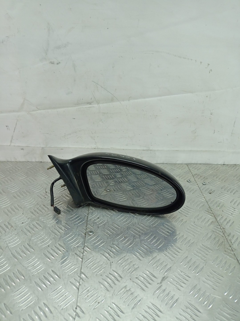 зеркало наружное правое Chevrolet Alero 1 поколение 2000, 2.4 л., бензин, АКПП, красный, седан, передний привод - фото №1