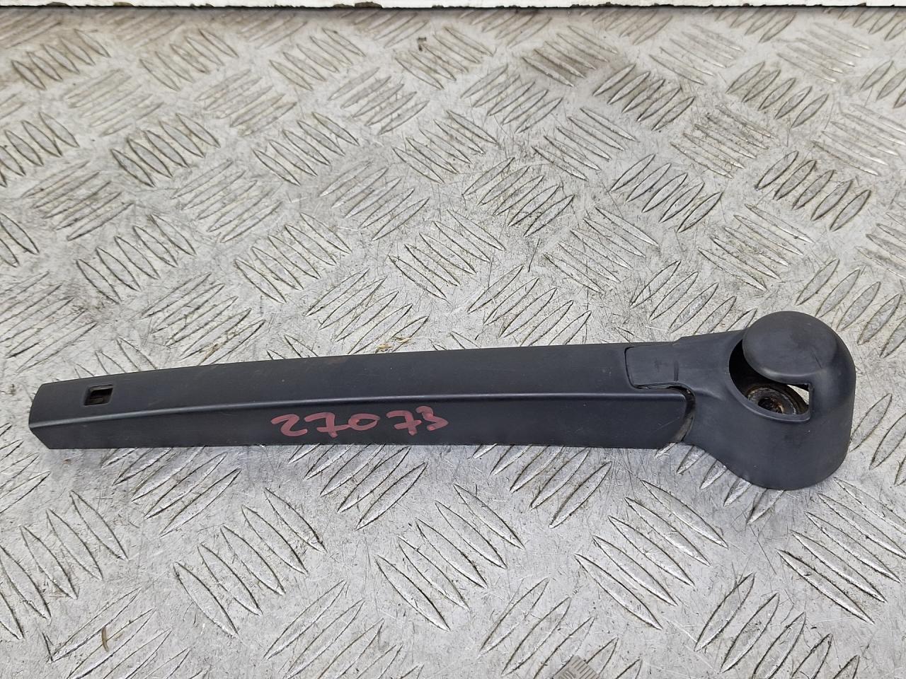 щеткодержатель задний Skoda Yeti 1 поколение (2009 - 2014), бензин, МКПП, коричневый, 5L6955707 - фото №1