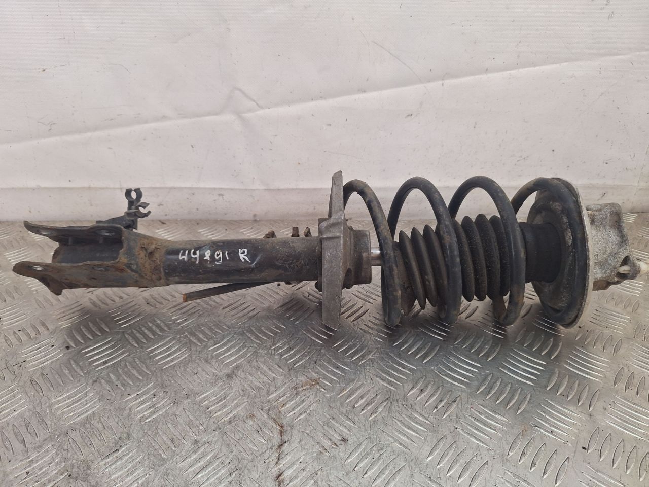 стойка передняя правая Mercedes-Benz A-Класс W168 2001, 1.7 л., OM 668.942, дизель, МКПП, темно-зеленый, хетчбэк 5 дв., передний привод - фото №1