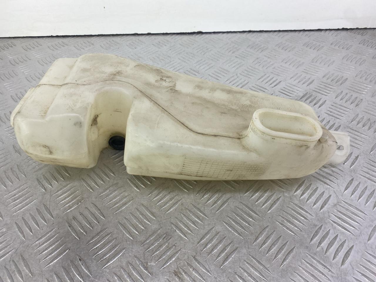 бачок омывателя Renault Logan 1 поколение (2004 - 2009), 8200210002K, 8200609549A, 8200440772C - фото №1