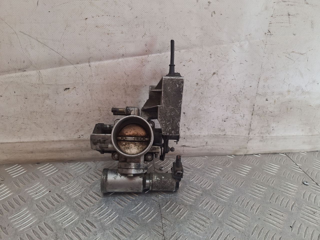 заслонка дроссельная Opel Vectra B 1998, 0280122001 - фото №1