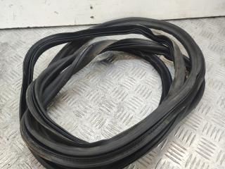 уплотнитель Skoda Octavia 3 поколение (A7) 2016, 1.4 л., CZDA, бензин, хетчбэк 5 дв., передний привод, 5E5827705F