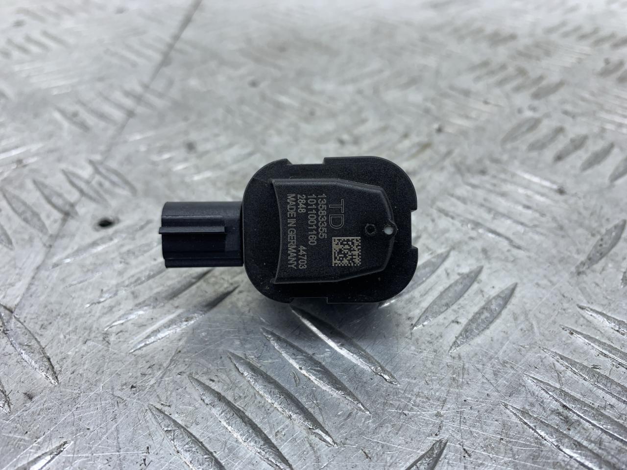 датчик удара Chevrolet Malibu 9 поколение (2015 - 2018), 13583355 - фото №1