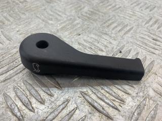 захватный крюк капота Land Rover Discovery 3 поколение L319 2007, 2.7 л., 276DT, дизель, АКПП, серый, внедорожник 5 дв., полный привод