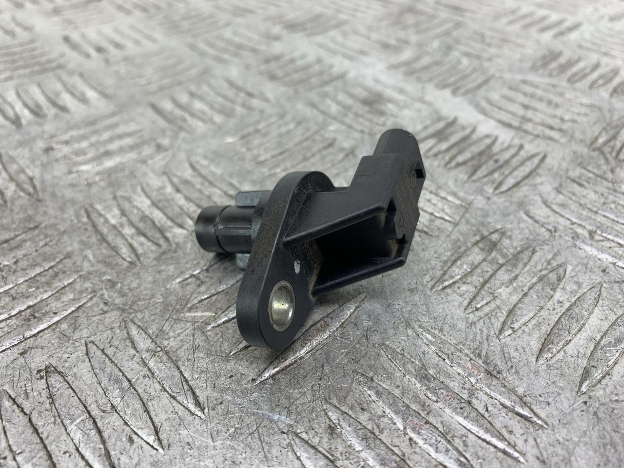 датчик распредвала Mercedes-Benz Sprinter 2 поколение (W906) (2006 - 2014), 2.1 л., OM 651.955, дизель, МКПП, зеленый, задний привод, 0232103107 - фото №1