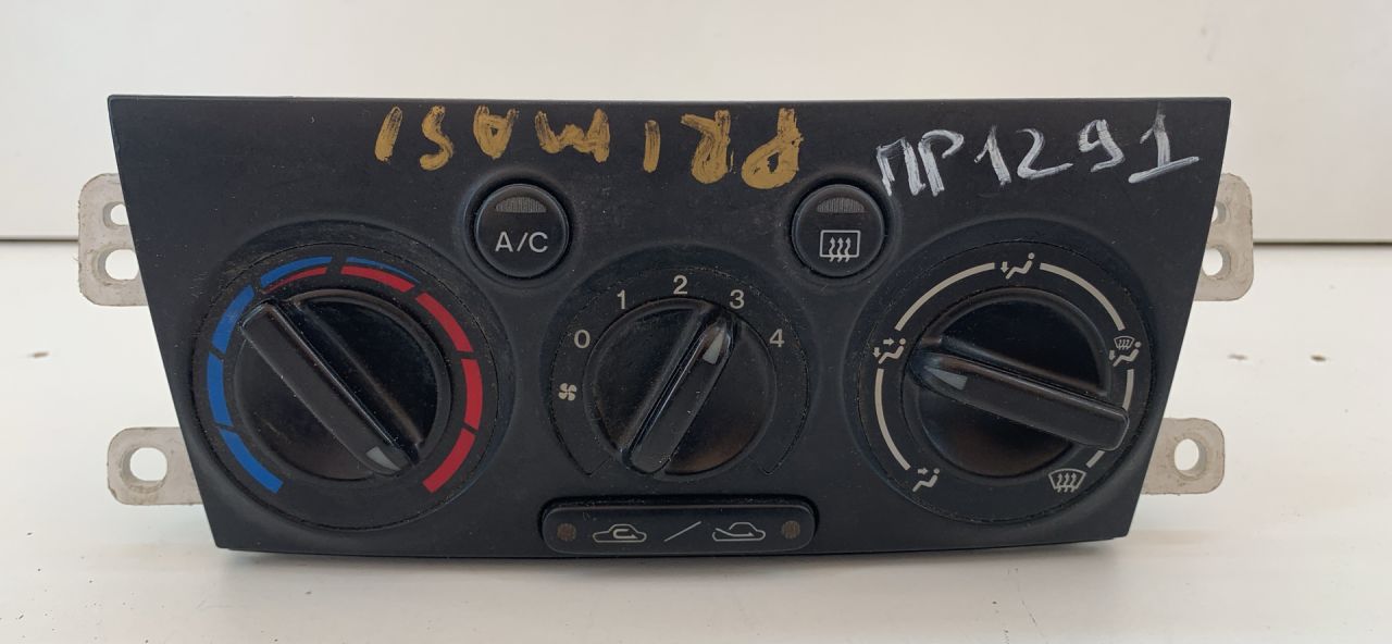 блок управления печки / климат-контроля Mazda Premacy 1 поколение (1999 - 2001) - фото №1