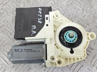 моторчик стеклоподъемника передний левый Volkswagen Golf 6 поколение 2008, 1.4 л., CGGA, бензин, 5МКПП, голубой, хетчбэк 5 дв., передний привод, 1K0959793R