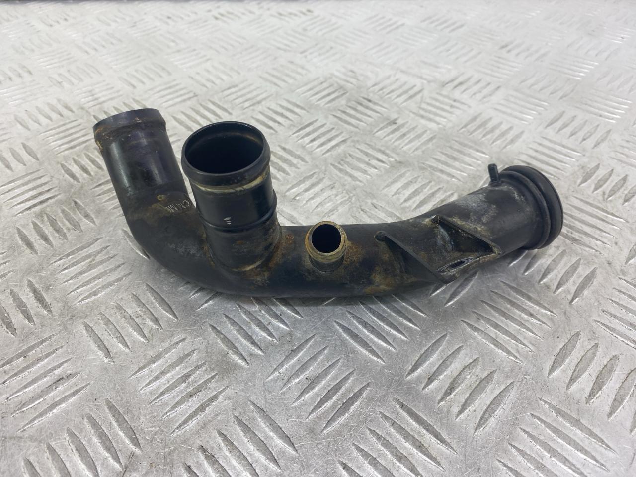трубка охлаждающей жидкости Hyundai Santa Fe 2 поколение (CM) 2007, 2.2 л., D4EB, дизель, АКПП, серый, внедорожник 5 дв., полный привод - фото №1