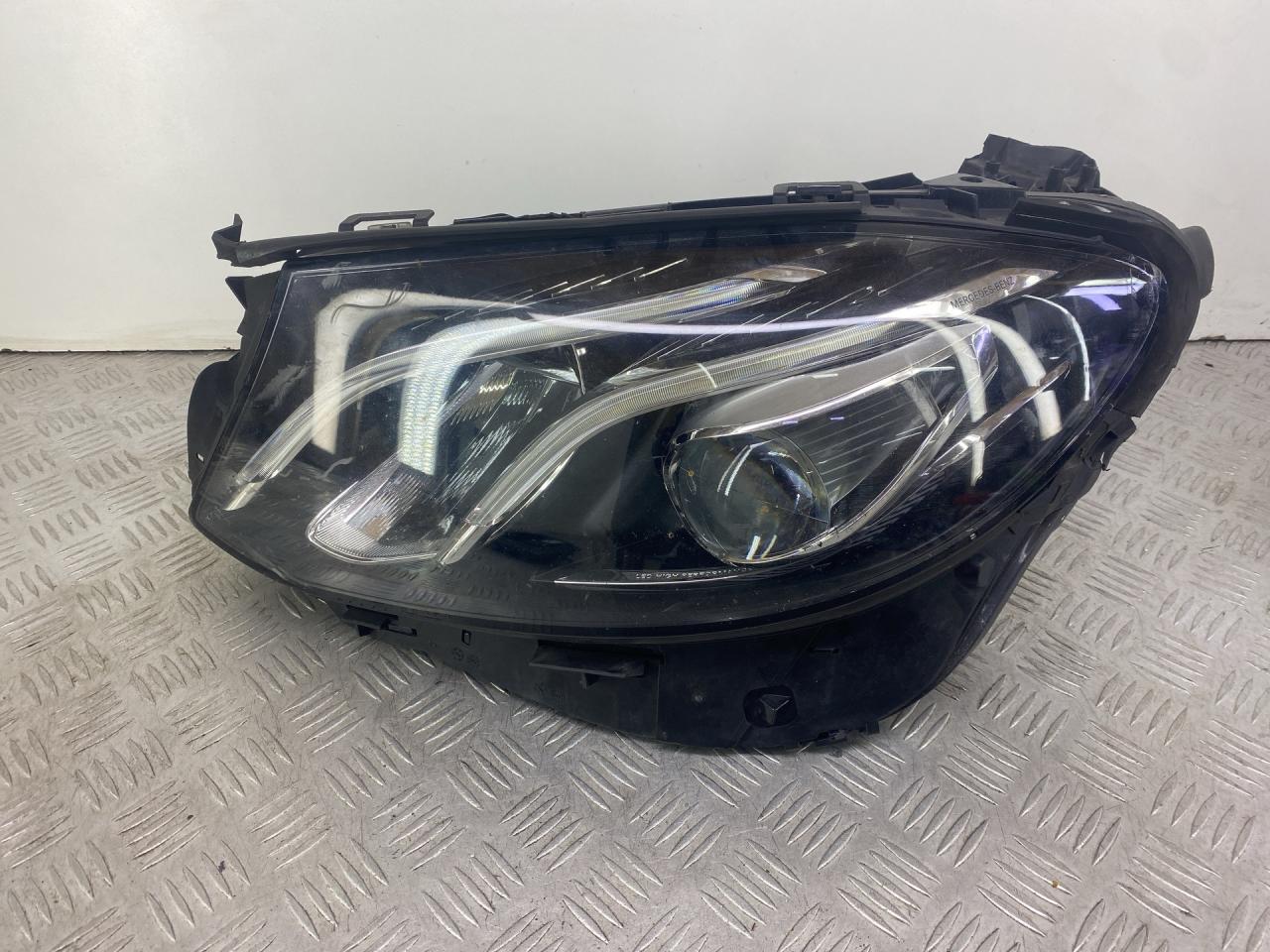 фара левая Mercedes-Benz E-Класс W213/S213/C238/A238 (2016 - 2020), 2.0 л., OM 654.920, дизель, АКПП, серый, седан, задний привод, A2139066501 - фото №1