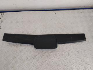 обшивка крышки багажника Mazda 3 1 поколение [рестайлинг] (2006 - 2008), B32H68930