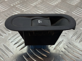 кнопка стеклоподъемника двери задней левой Renault Duster 1 поколение [рестайлинг] 2017, 8200599913G