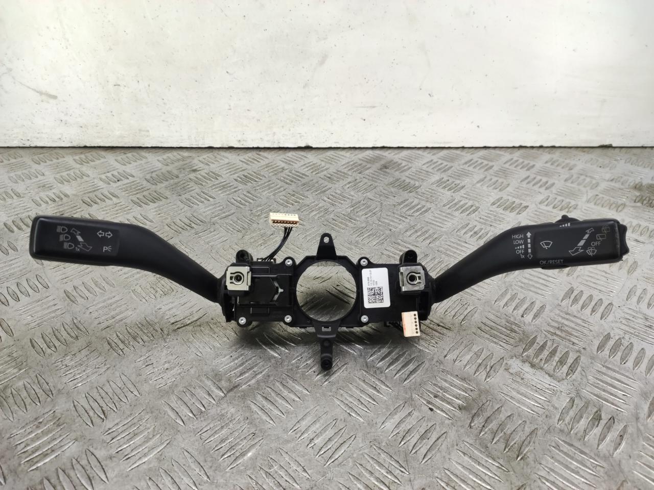 переключатель подрулевой (стрекоза) Skoda Yeti 1 поколение (2009 - 2014), бензин, МКПП, коричневый, 5K0953502L, 5K0953521BJ - фото №1