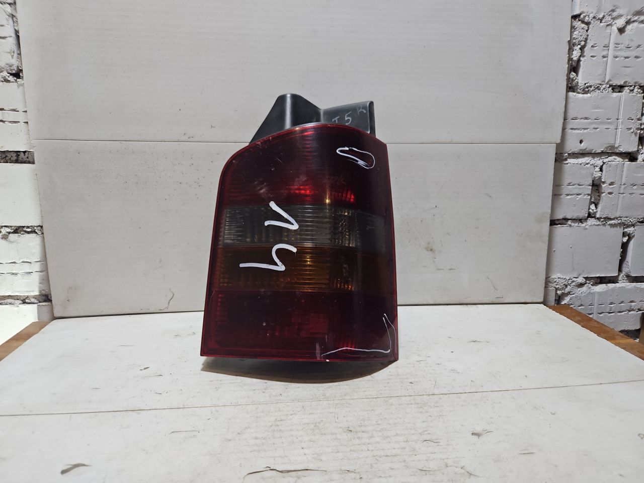 фонарь задний правый Volkswagen Transporter T5 (2003 - 2009), 7H0945096G - фото №1