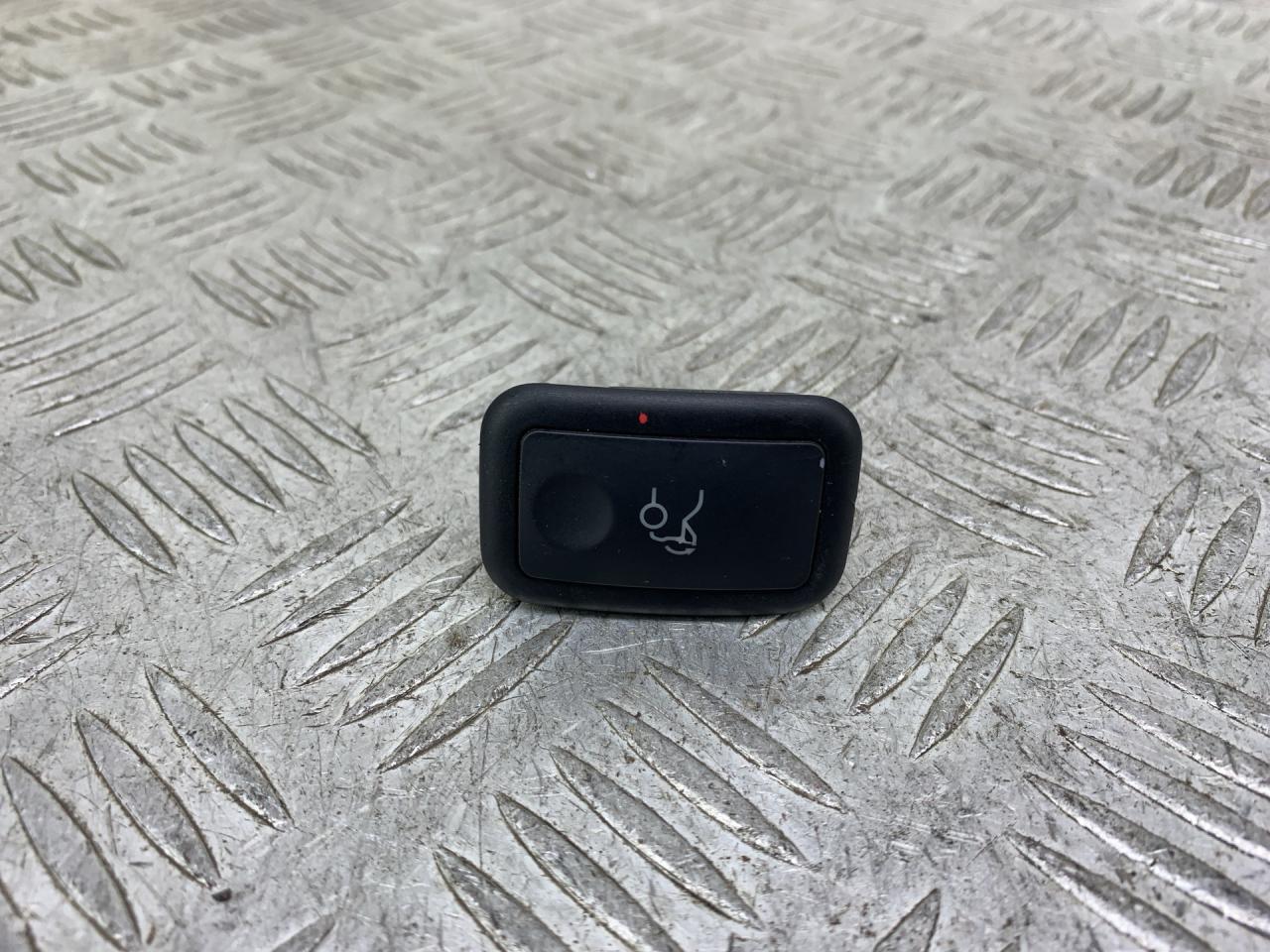 кнопка открытия багажника Mercedes-Benz C-Класс W204/S204 2007, 1.8 л., M 271.950, бензин, АКПП, серебро, седан, задний привод, A2048707051 - фото №1