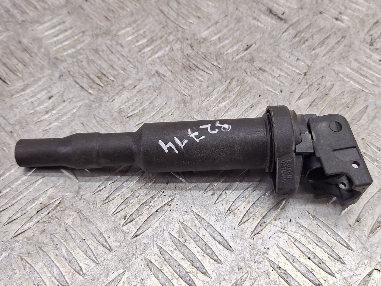 катушка зажигания BMW 1 серия E81/E82/E87/E88 2006, 1.6 л., N45 B16 A, бензин, МКПП, хетчбэк 5 дв., задний привод, 759K9378004, 0221504470 - фото №1