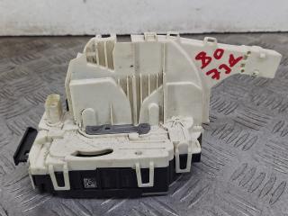 замок двери передней правой Mercedes-Benz Sprinter 2 поколение (W906) (2006 - 2014), 2.1 л., OM 651.955, дизель, МКПП, зеленый, задний привод, A9067201735