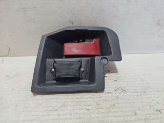 захватный крюк капота Mercedes-Benz A-Класс W168 1999, 1.6 л., M 166.960, бензин, МКПП, синий, минивэн, передний привод, 1686890111