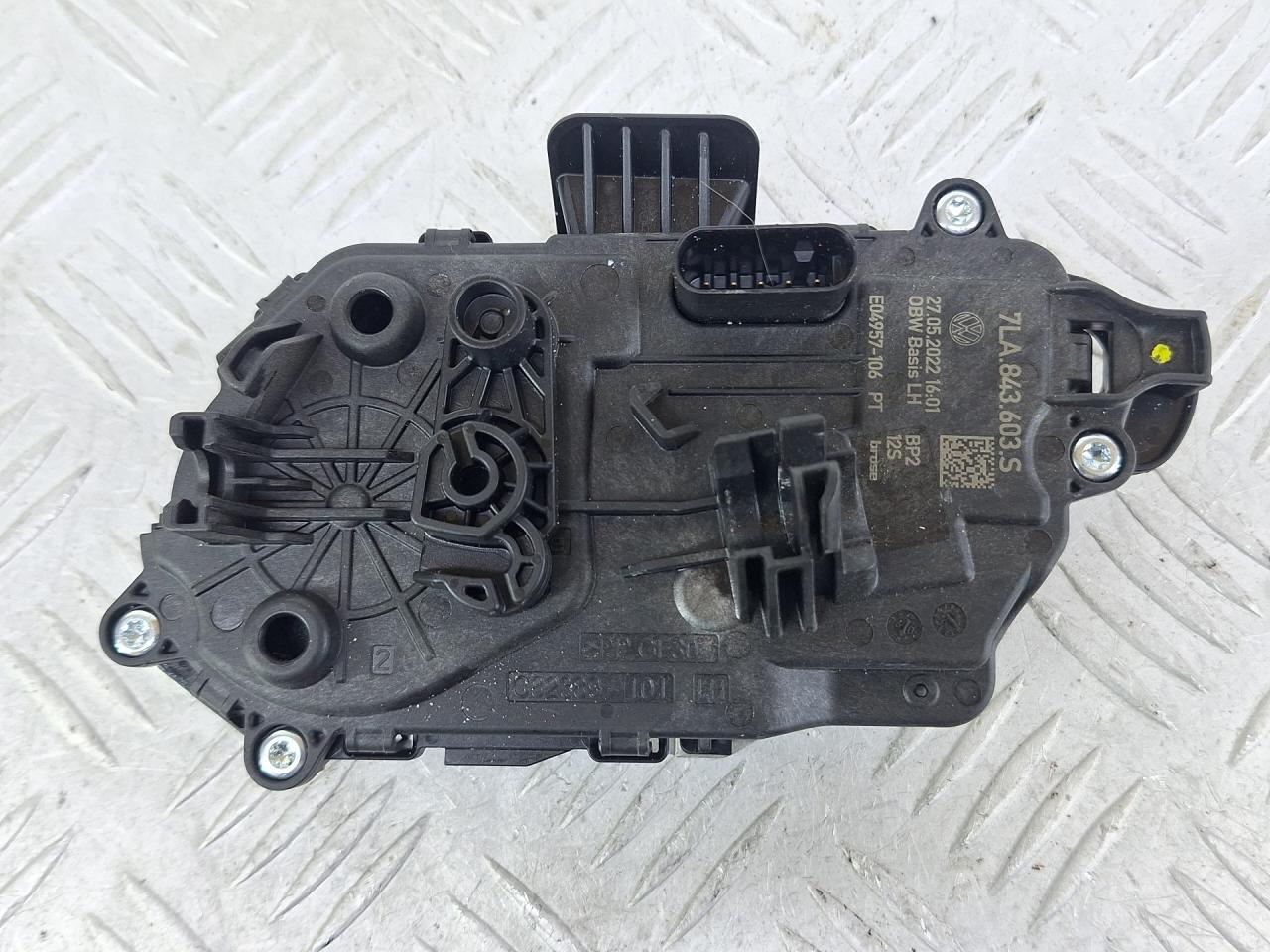 замок двери задней левой Volkswagen Caddy 5 поколение 2022, бежевый, фургон, передний привод, 7LA843603S - фото №1